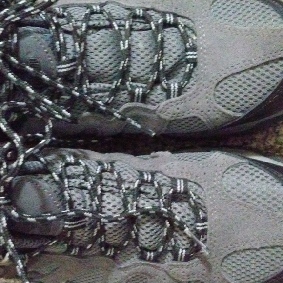 Khombu brand Men's Hiking Boots - Picture 4 of 8